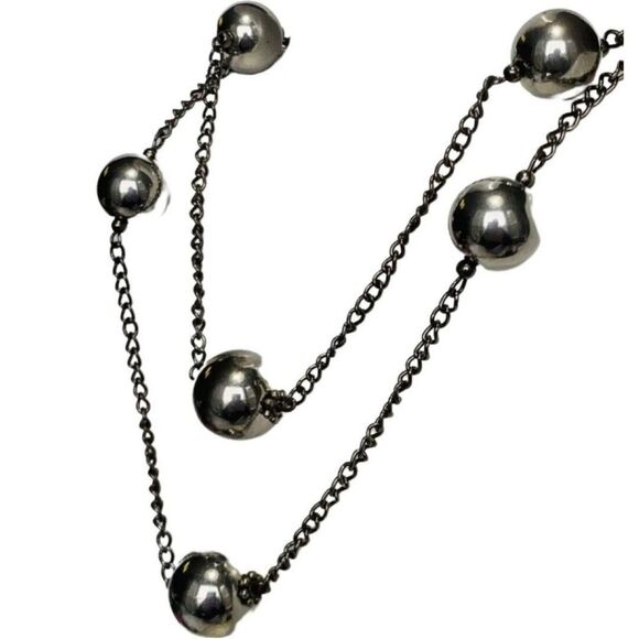 Vintage Women’s Gunmetal 2 Tier Layered Large Beaded Station Necklace 23” - Picture 5 of 6